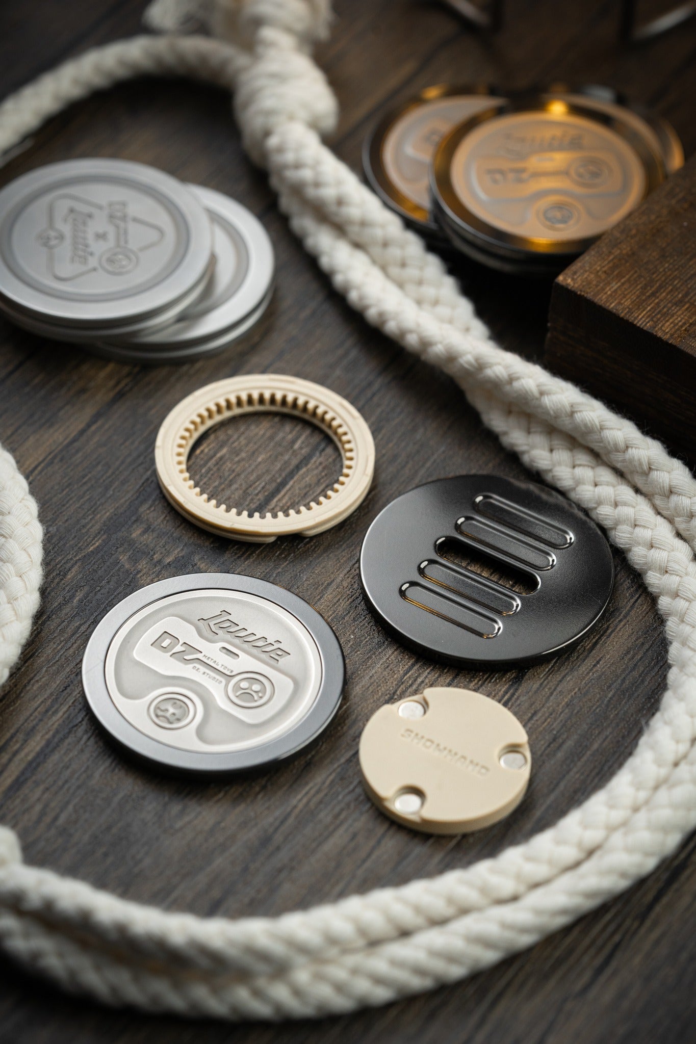 Metal Toys DZ x Lautie - Zirconium Showhand Coin